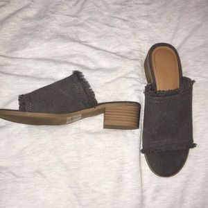 Women’s sandal - universal thread (target)